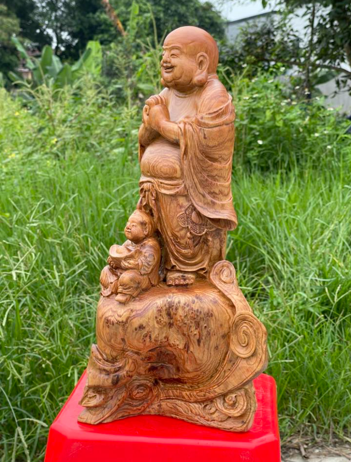 Tượng Phật Di Lặc Ngự Cây Tùng